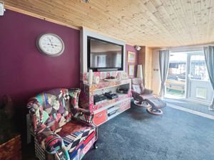 Annexe- click for photo gallery